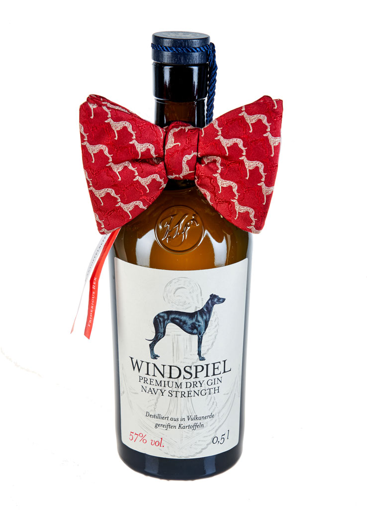 Windspiel & Auerbach Gentlemen Geschenkset Windspiel Premium Dry Gin Navy Strength 57% 0,5l + Schleife rot
